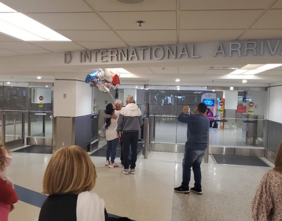 reunificacion familiar cubano visa aeropuerto Miami (70) (1)